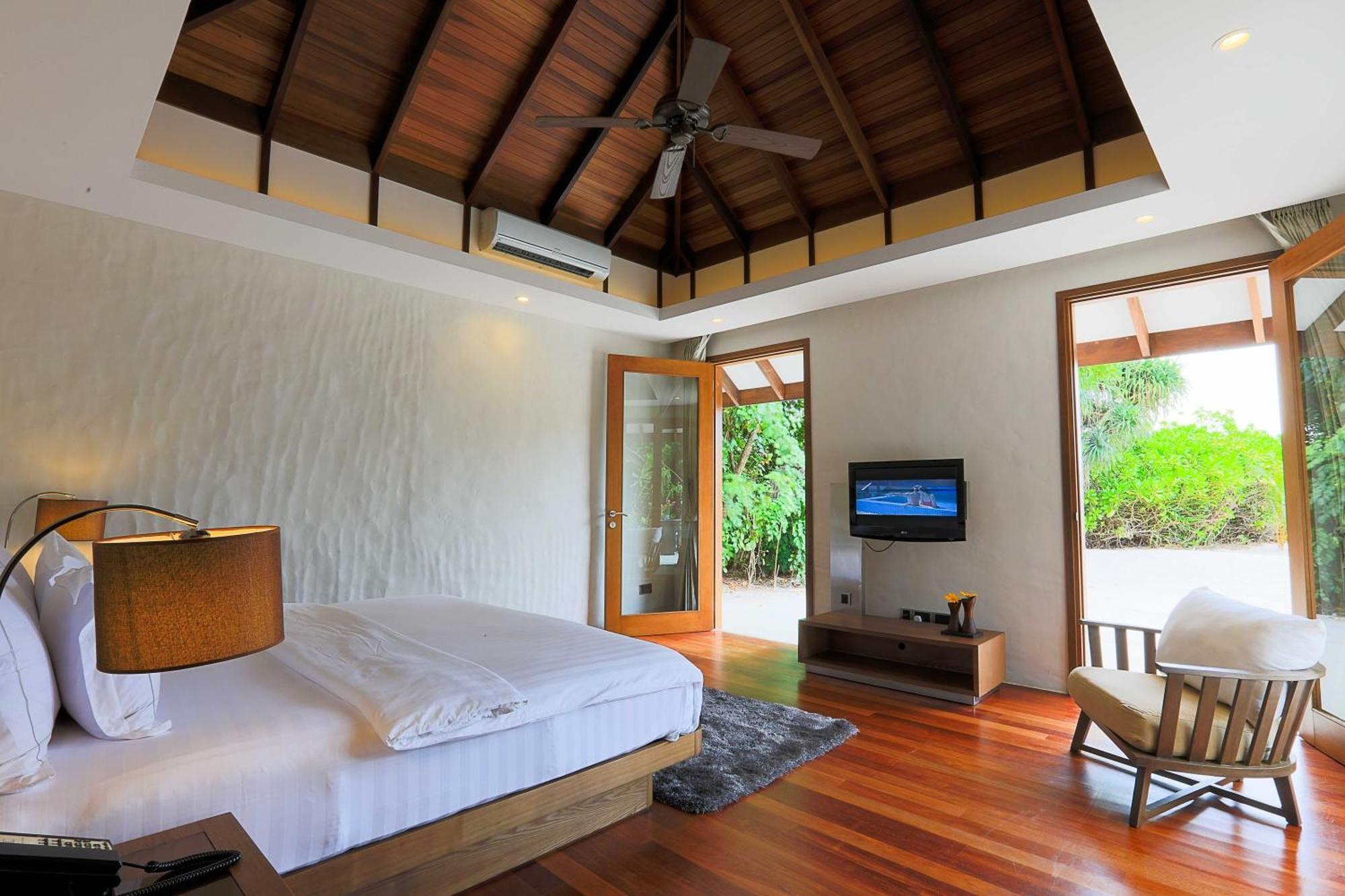 Hideaway Beach Resort & Spa Dhidhdhoo  Room photo