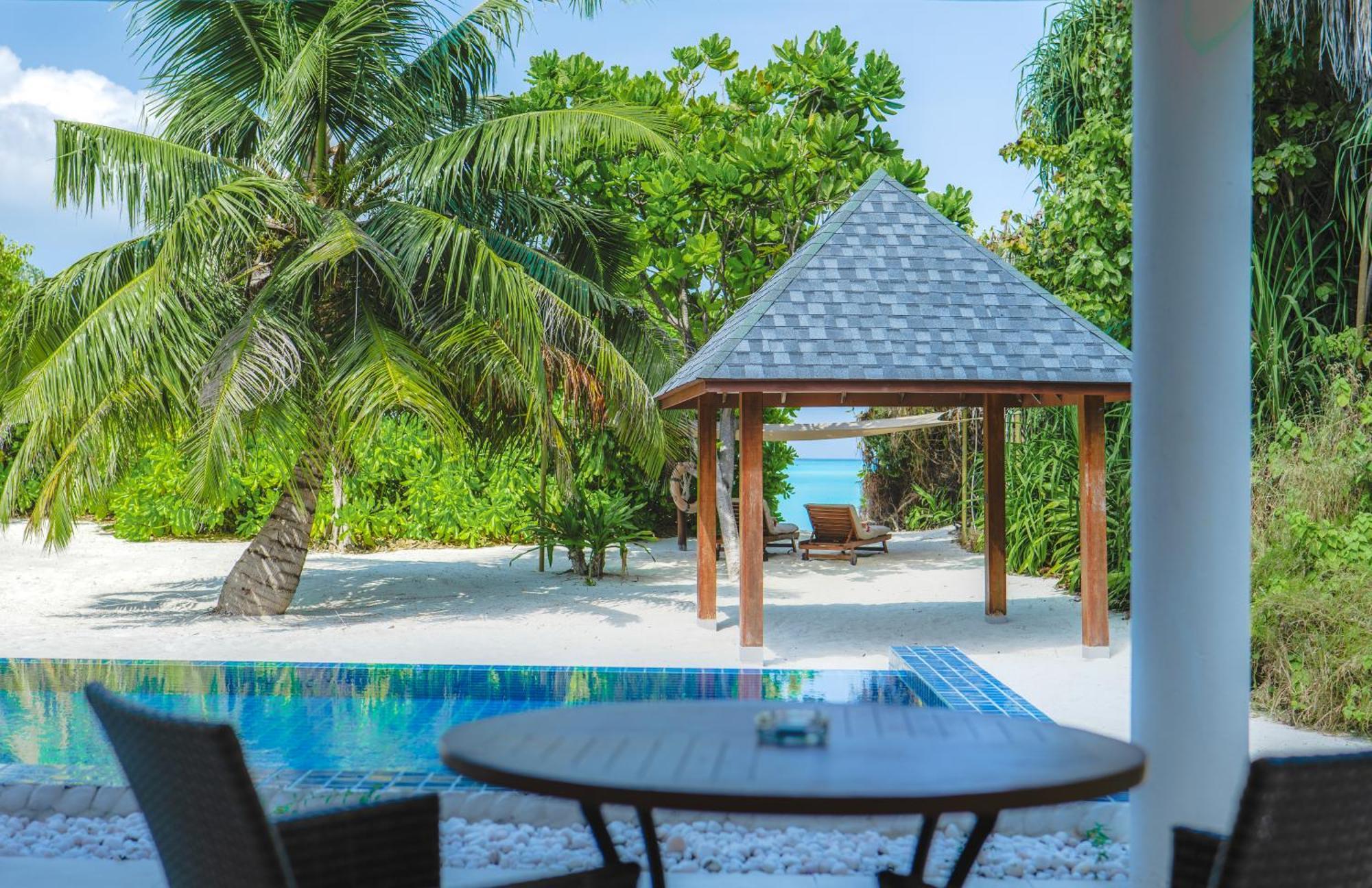 Hideaway Beach Resort & Spa Dhidhdhoo  Exterior photo